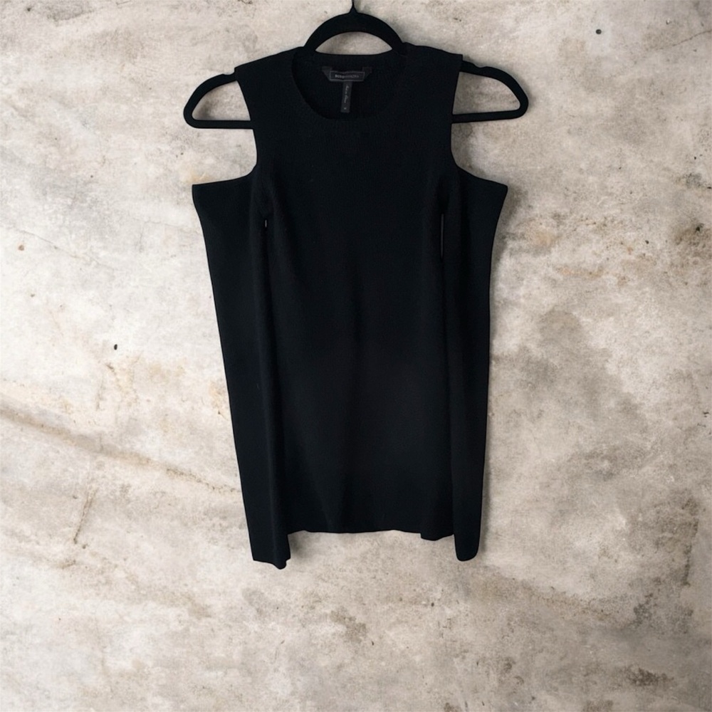 BCBGMAXAZRIA Black Sweater Cold Shoulder Medium